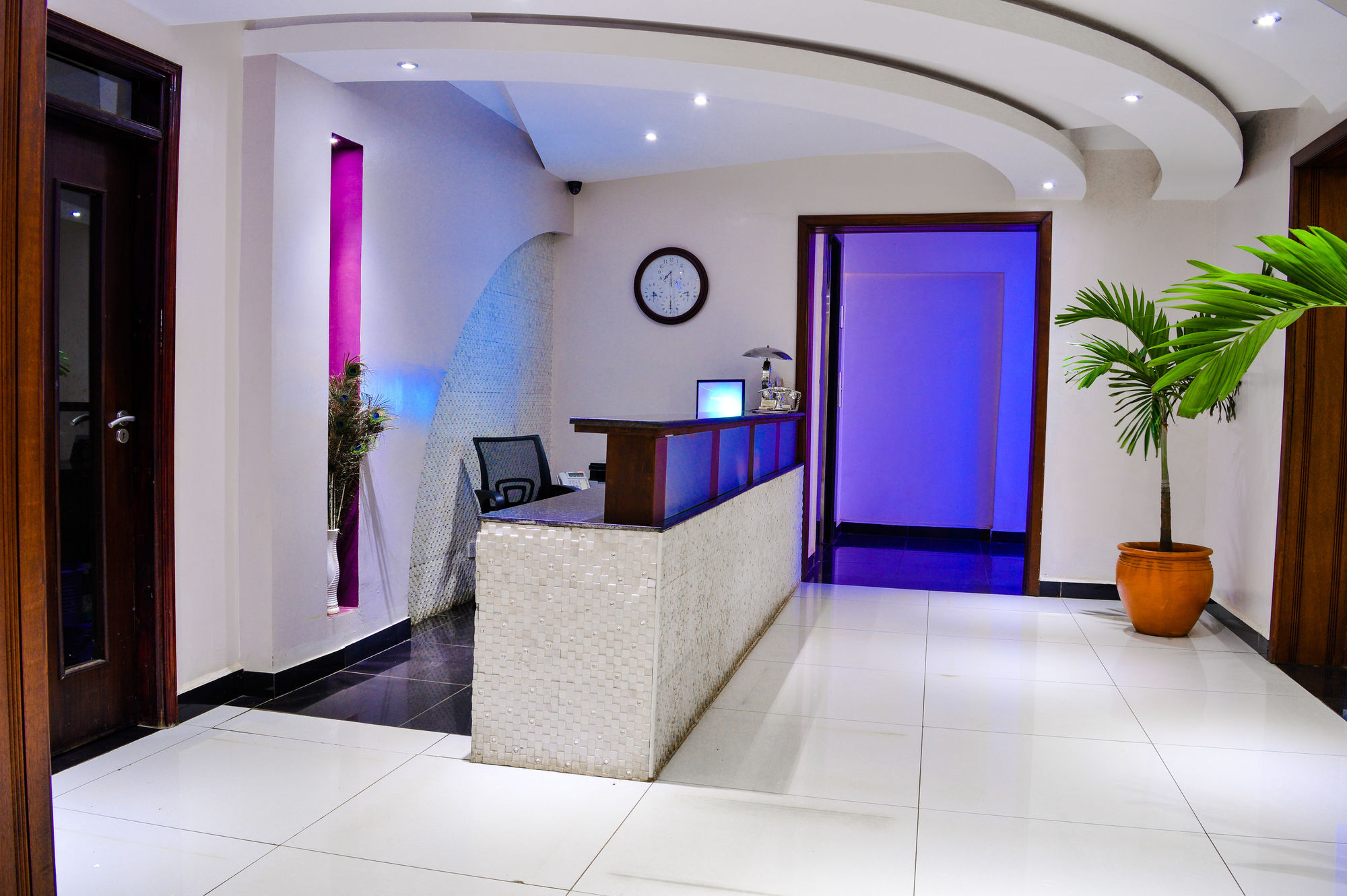 Decale Jewel Stone Hotel Nairobi Buitenkant foto